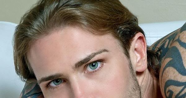 David taylor bisexual Glory hole hommes pour